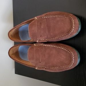 Peter Millar driving brown suede loafers.  men's sz8.5W.Pre-owned.Made in Brazil